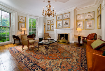 Why Choose a Handmade Rug When Decorating in the Royal Style?