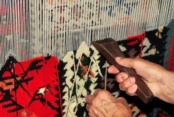 Why are Handmade Rugs Better Than Machine-Made Rugs?
